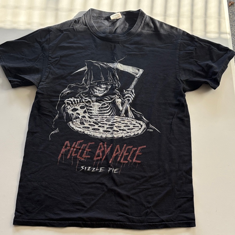 Fruit of the Loom Black Graphic Tee